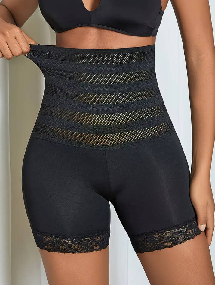 Siluette Lace Sculpt Shaping Shorts